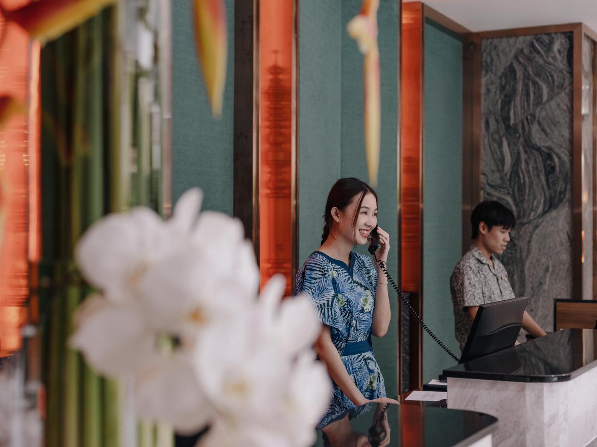 Nysa Hotel Bangkok Sukhumvit 11 Exterior photo Concierge at Mandarin Oriental, Bangkok