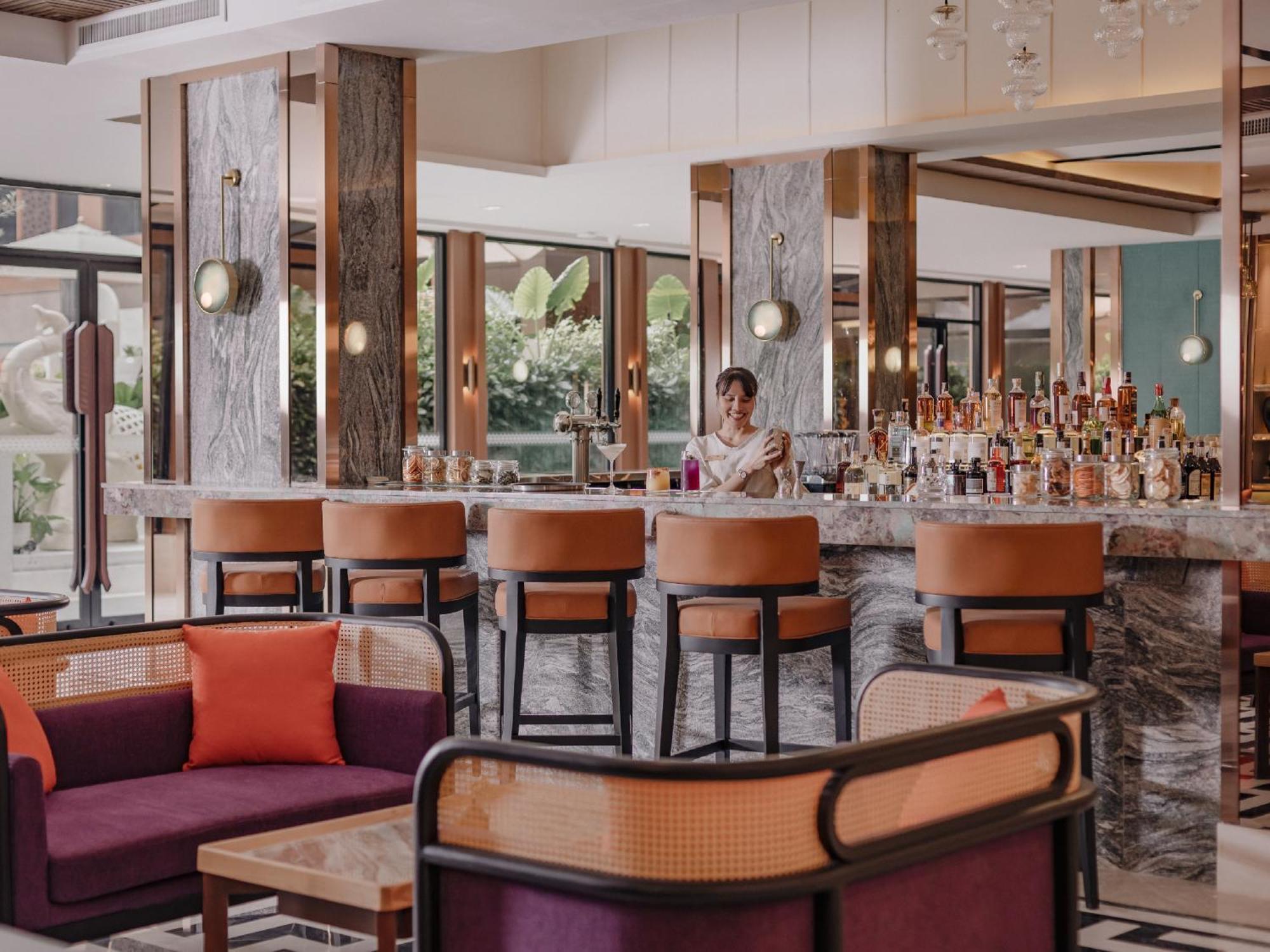 Nysa Hotel Bangkok Sukhumvit 11 Exterior photo The bar at the lobby
