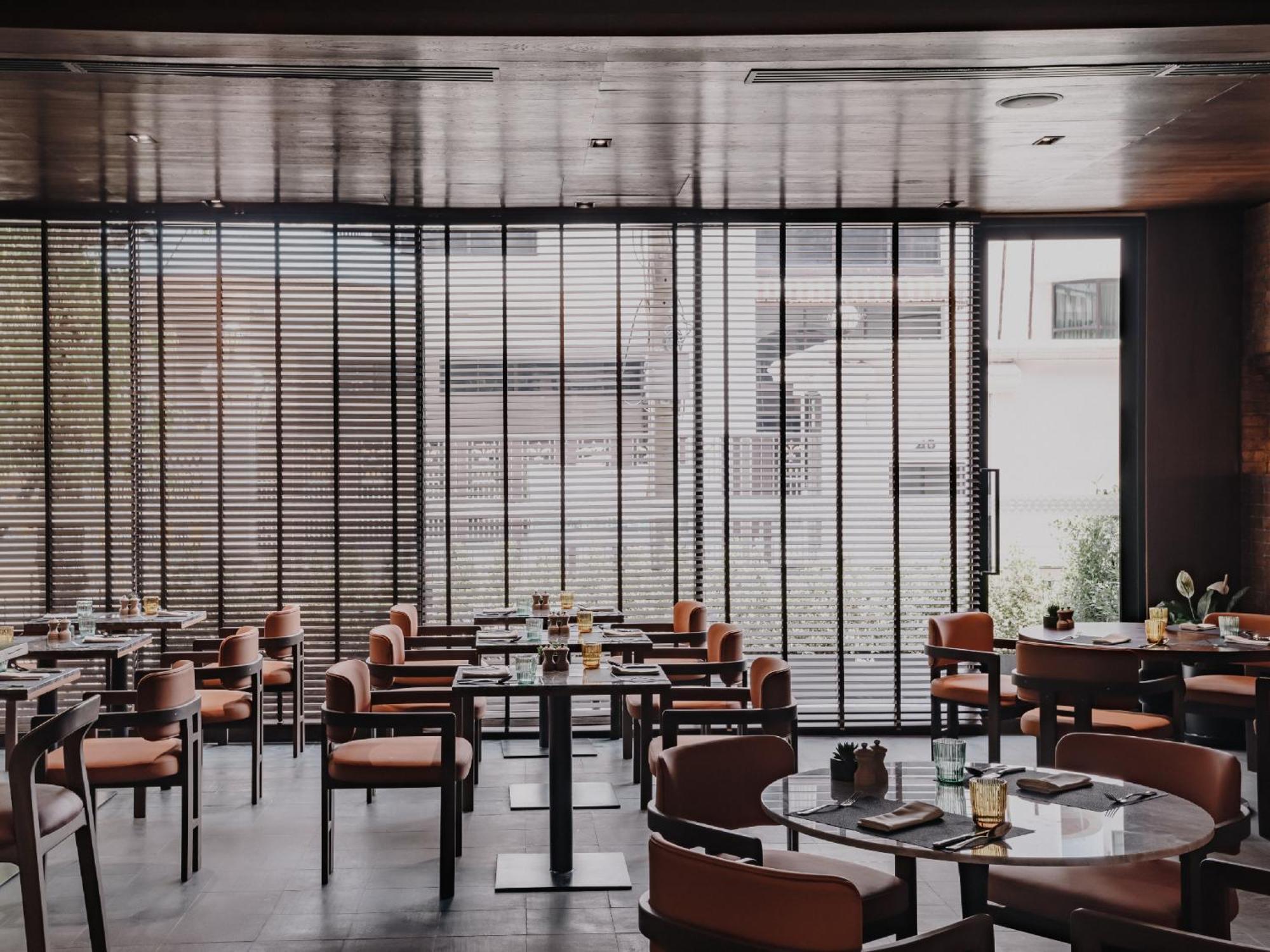 Nysa Hotel Bangkok Sukhumvit 11 Exterior photo Restaurant interior