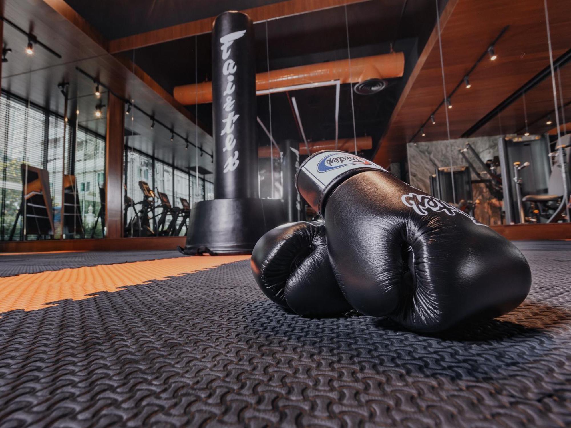 Nysa Hotel Bangkok Sukhumvit 11 Exterior photo A pair of boxing gloves