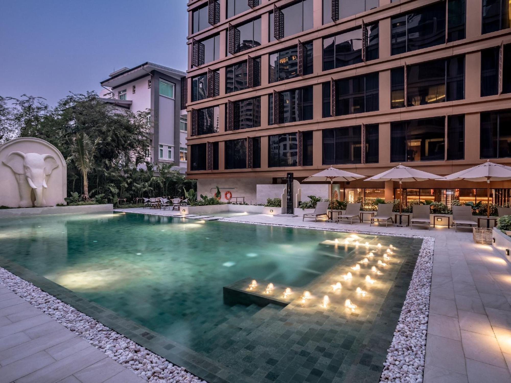 Nysa Hotel Bangkok Sukhumvit 11 Exterior photo The hotel's pool