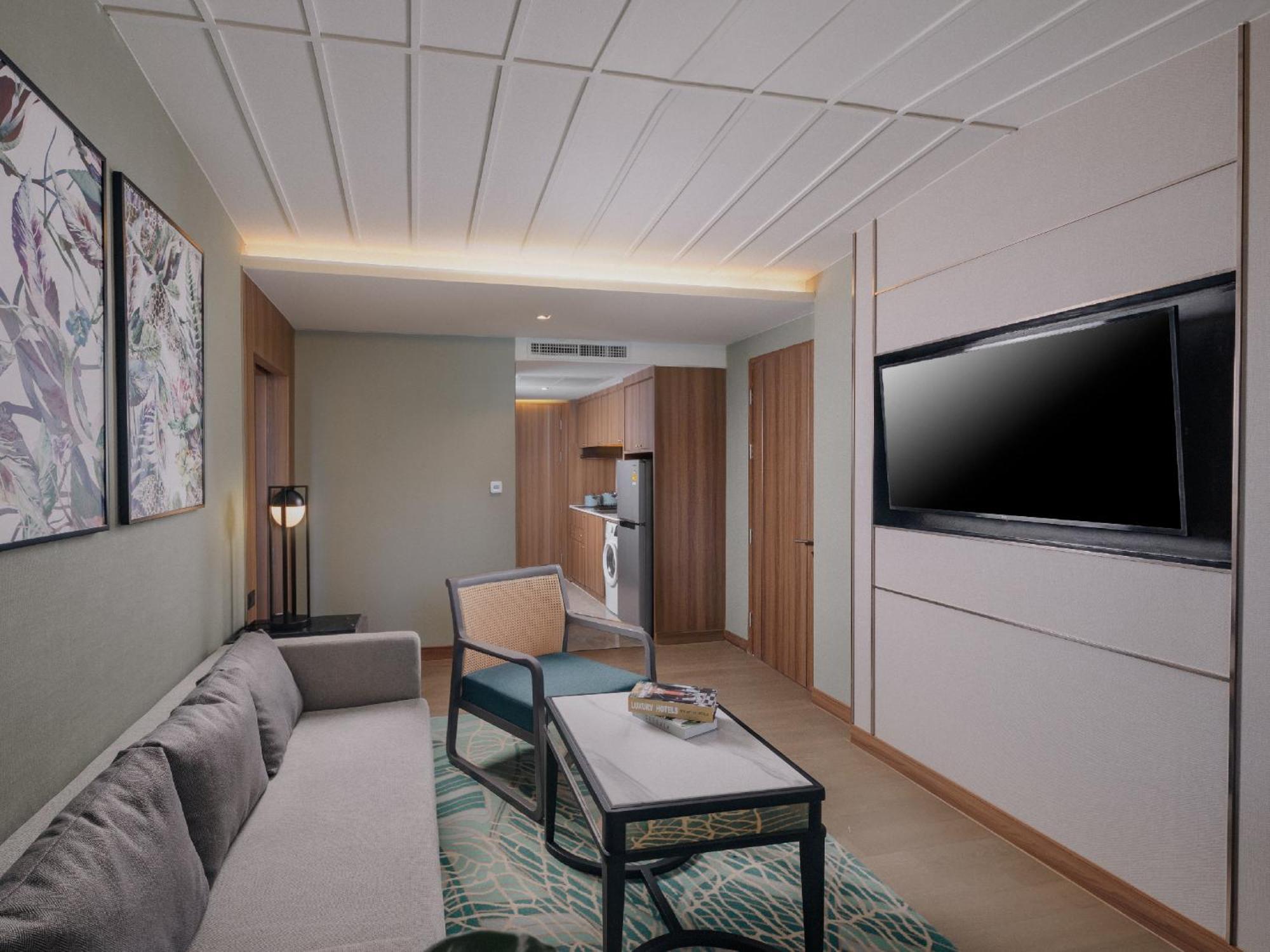 Nysa Hotel Bangkok Sukhumvit 11 Exterior photo Living room