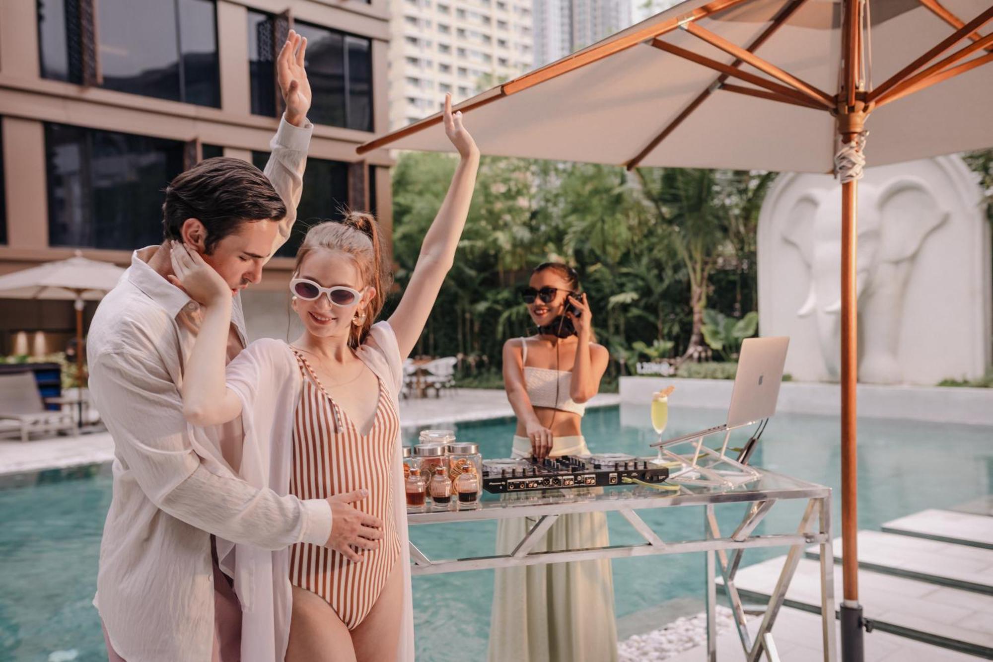 Nysa Hotel Bangkok Sukhumvit 11 Exterior photo The Pool Club